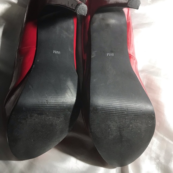 COPY - Red G by Guess Red patent leather platform pumps size 9.5.M .used good c… - Picture 15 of 17